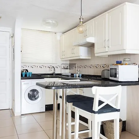 Home2book Americas & Pool Apartment *